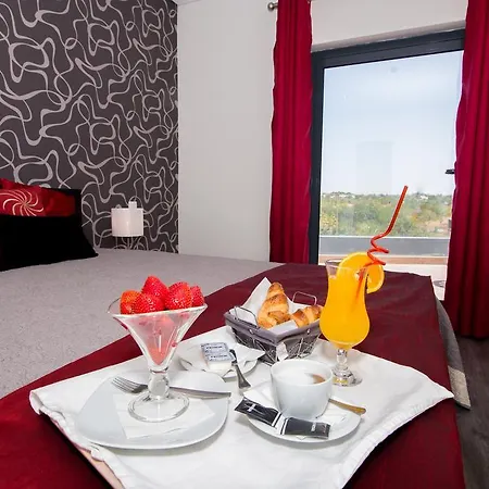 Bed & Breakfast Queens Guia (Faro)