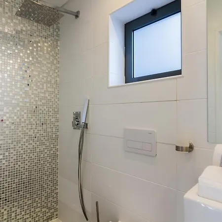 Bed & Breakfast Queens Guia (Faro)